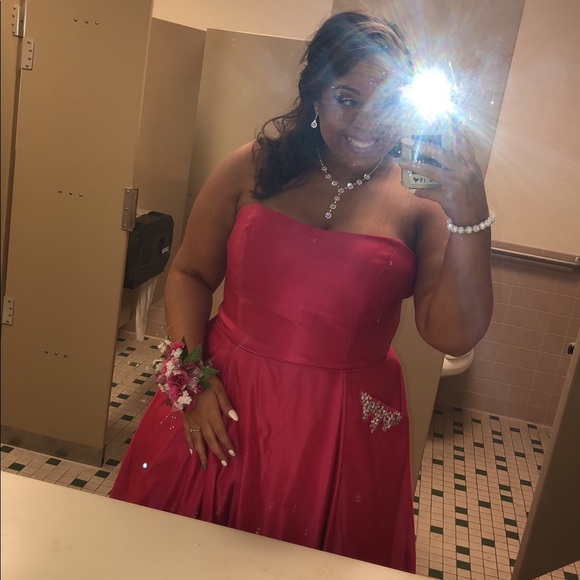 PROM DRESS!!!! - Picture 3 of 4